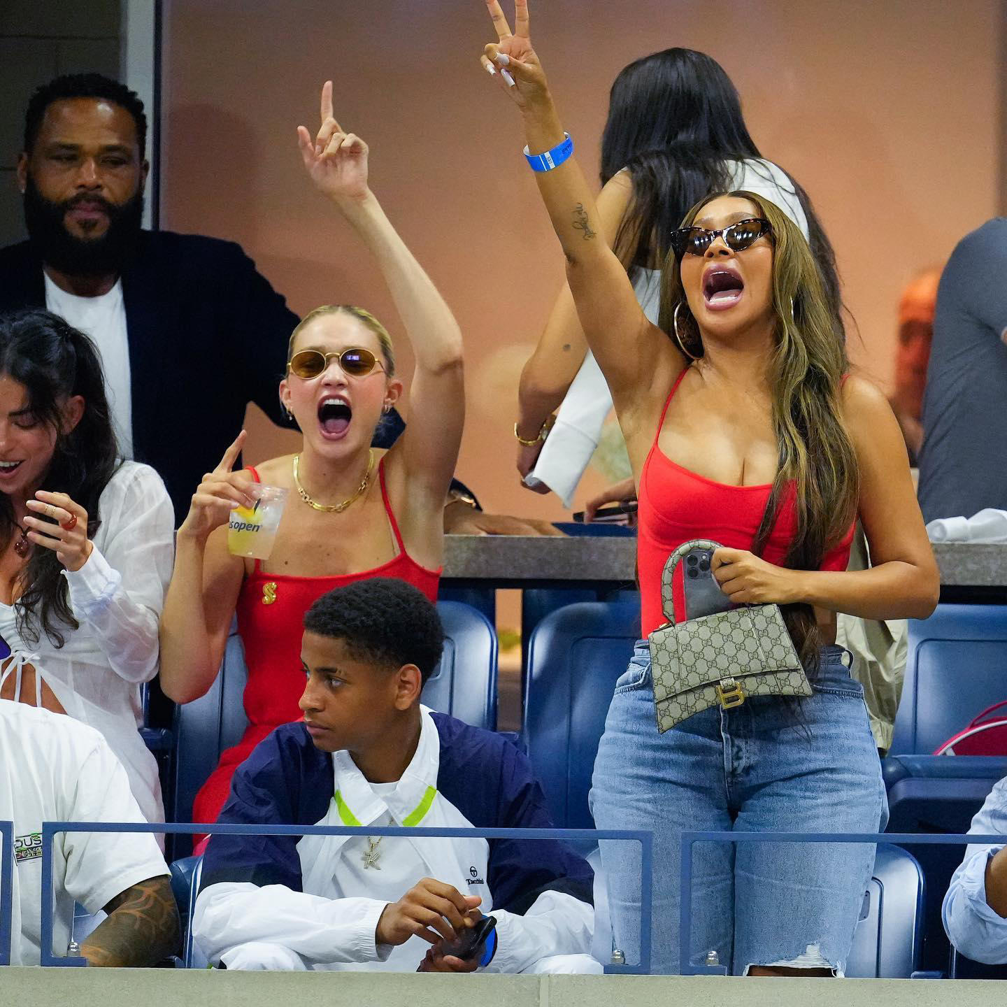 image  1 ExtraTV - The celebs are turning out to watch Serena Williams in her final tournament at the #USOpen